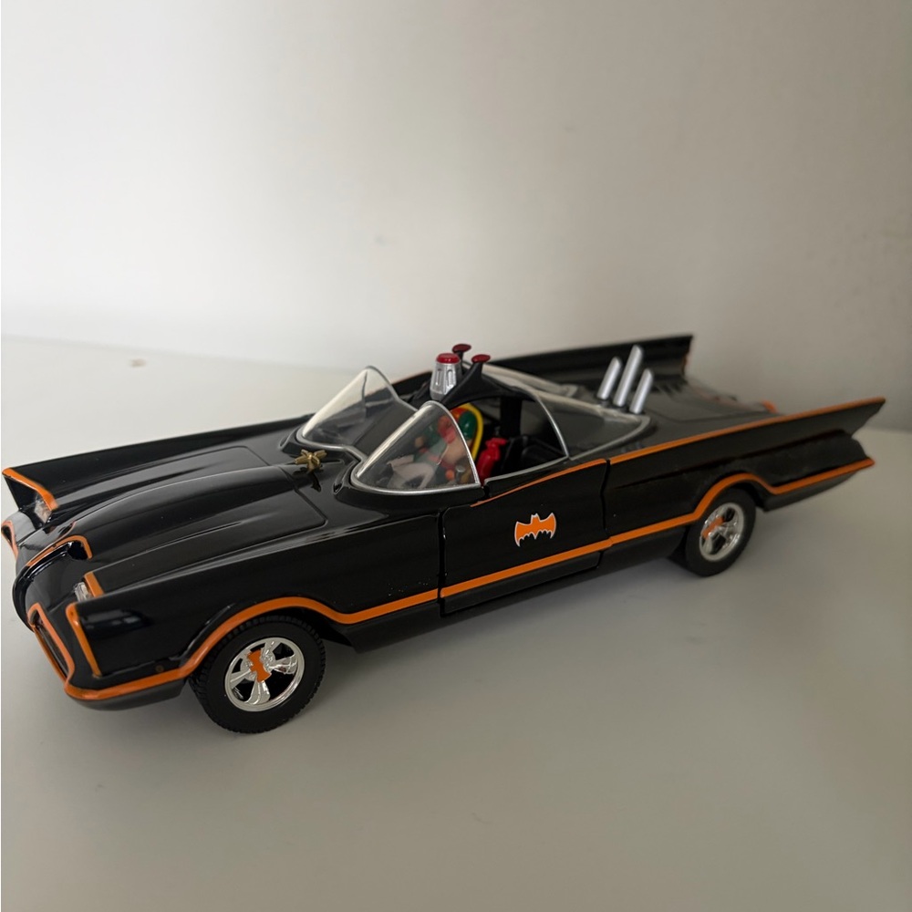 Jada toys 1966 Batmobile Batman die cast